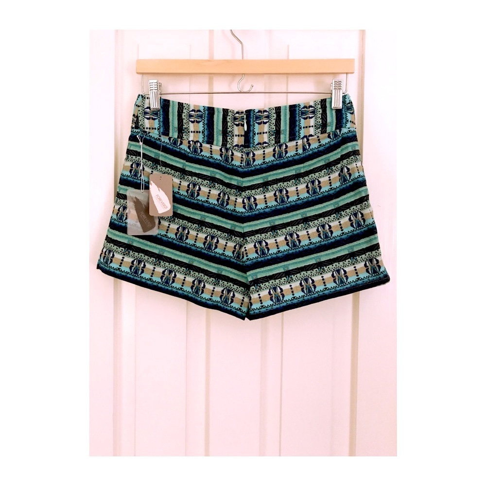 NWT Skort